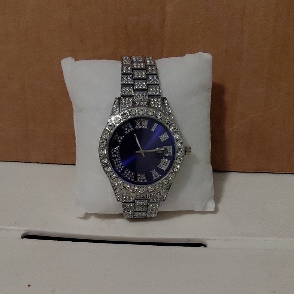 Men's Watch - Picture 3 of 4